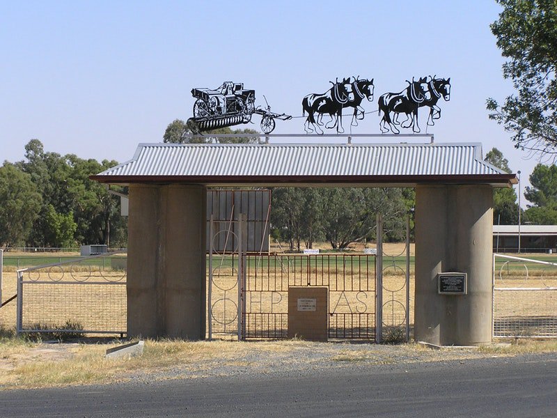 Henty NSW Tourism Bookings