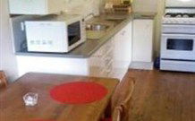 Kangaroo Cabin At Berrara Waters - Events Australia 0