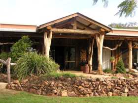 The Hollow Log Country Retreat - Events Australia 0