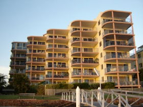 On The River Holiday Apartments - Tourism Bookings 1