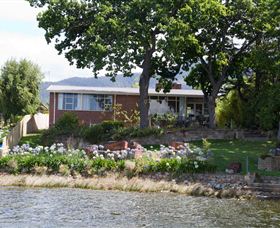 Waterside Accommodation - Derwent Hideaway - Events Australia 0