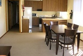 Sheffield Pioneer Holiday Units - Events Australia 1