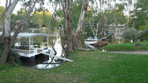 Riverside Waterfront Motel Wahgunyah - Events Australia 0