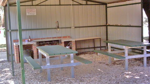 Castlemaine Central Cabin & Van Park - Events Australia 4