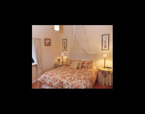 A Country House At Winstanley - Events Australia 0