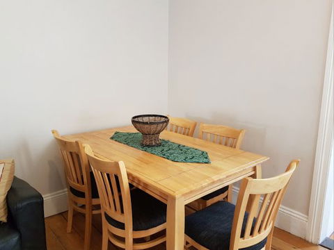 Newcastle Terraces And Apartments - Harbourside Apartment - Tourism Bookings 9