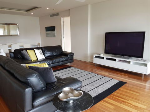 Newcastle Terraces And Apartments - Harbourside Apartment - Tourism Bookings 19