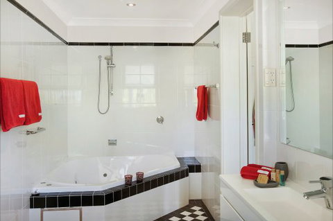 St Raphael - Events Australia 7