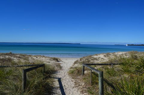 Claudis Beach Retreat Unit One - Events Australia 3