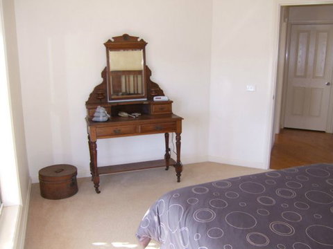 Overflow Cottages - Events Australia 5