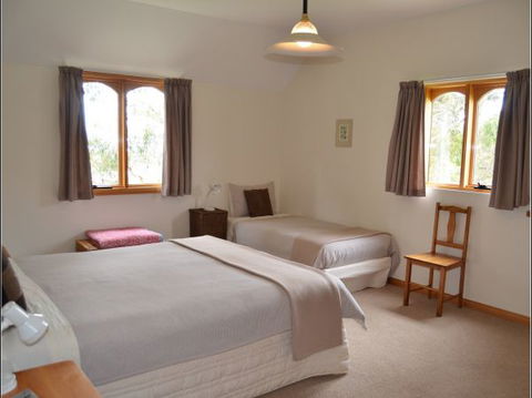 Herons Rise Vineyard Accommodation - Events Australia 0