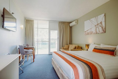 Artesian Spa Motel - Events Australia 3