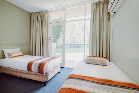 Artesian Spa Motel - Events Australia 15