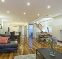 Serenity Torquay Sea View Luxury Beachfront - Accommodation Europe