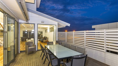 Serenity Torquay Ocean View: Luxury Beachfront - Tourism Bookings 4