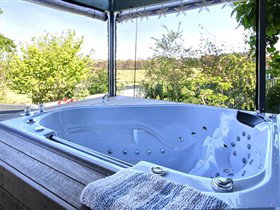Away To Relax Massage Getaways At Welcome Springs B&B Retreat - Accommodation Europe 0