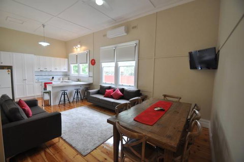 Ain Garth Self Catering Accommodation - Tourism Bookings 0
