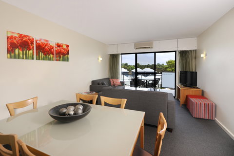 Assured Ascot Quays Apartment Hotel - Events Australia 1