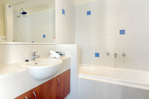 Assured Ascot Quays Apartment Hotel - Events Australia 4