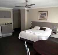 Aston Hill Motor Lodge - Events Australia