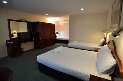 Hilton Motel - Tourism Bookings 2