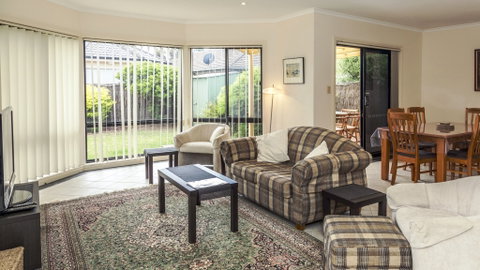 Glenelg Apartment - Tourism Bookings 1