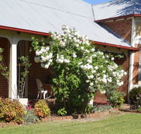Strayleaves Elegant Accommodation - Events Australia