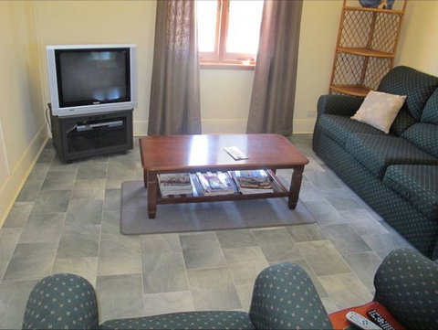 Ellison's Holiday Home - Events Australia 3