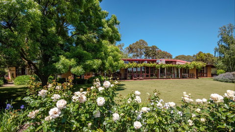 Mulberry Lodge Country Retreat - Events Australia 0