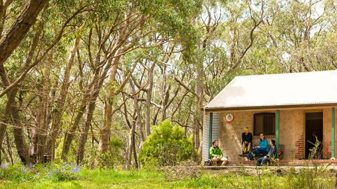 Mount Lofty Cottage YHA - Tourism Bookings 0