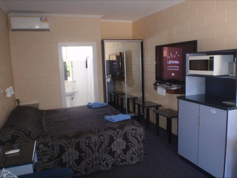 Murray Bridge Central Olympic Motel And Cottages - Events Australia 5
