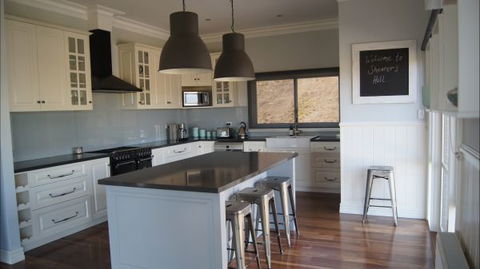 Shearer's Hill - Luxury Farm Stay - Accommodation Europe 2