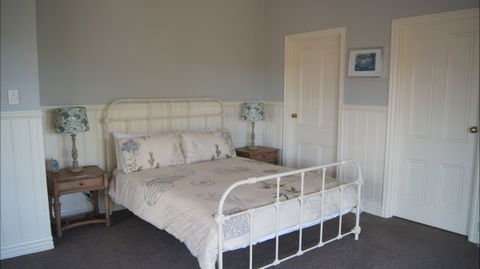 Shearer's Hill - Luxury Farm Stay - Accommodation Europe 4