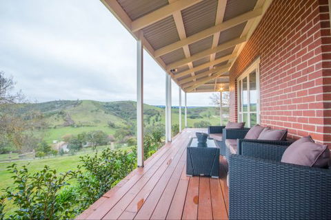 Shearer's Hill - Luxury Farm Stay - Accommodation Europe 6