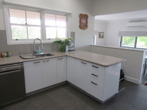 Valley View Cottage - Events Australia 1