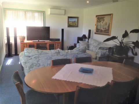Waratah Cottage - Events Australia 2