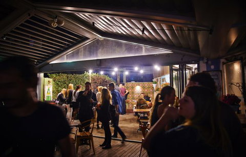 Annandale Hotel - Tourism Bookings 2