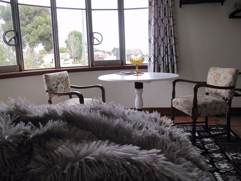 B&B Wodonga - Art Deco Accommodation - Events Australia 1