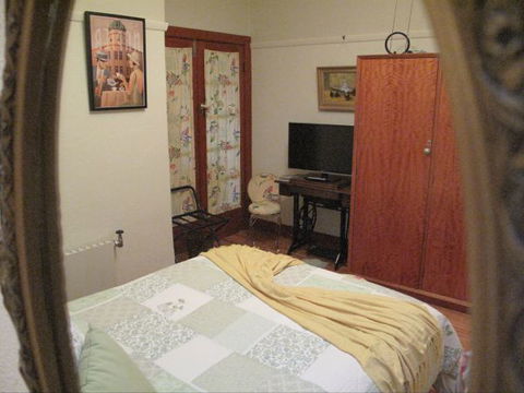 B&B Wodonga - Art Deco Accommodation - Events Australia 4