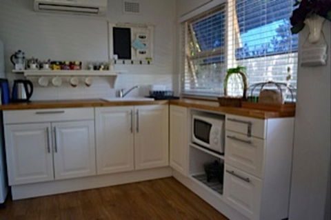 Garden Cottage B And B - Tourism Bookings 2