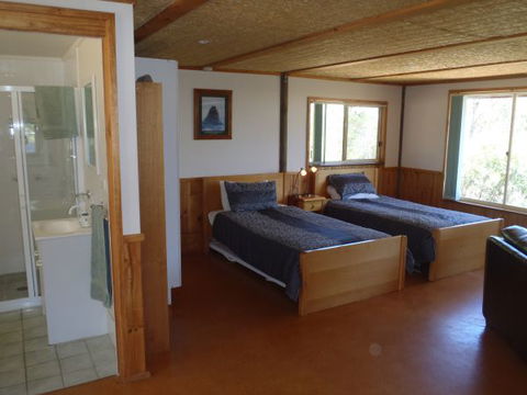 Guy's Cross Farm Cottage - Tourism Bookings 0
