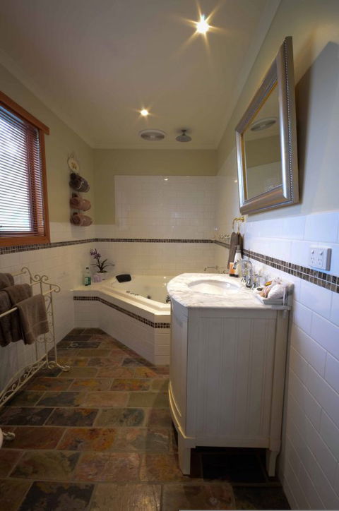 Heatherington Cottage - Events Australia 3