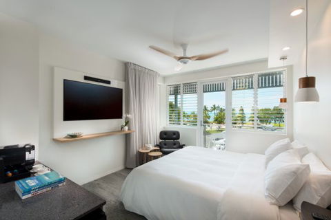 Heart Hotel And Gallery Whitsundays - Tourism Bookings 4