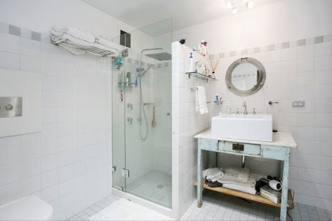 Lieu De Ville Suite - Tourism Bookings 4