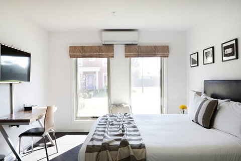 Mansi On Raymond - Events Australia 1