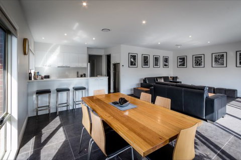 Mansi On Raymond - Events Australia 5