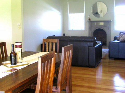 Orange Tree Cottage - Events Australia 3