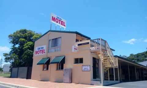 Sail Inn - Yeppoon - Events Australia 1