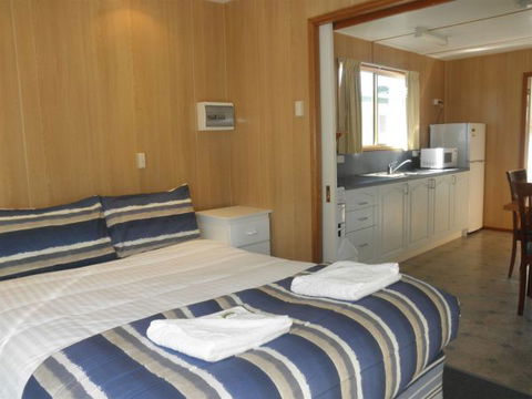 Strahan Beach Tourist Park - Events Australia 1