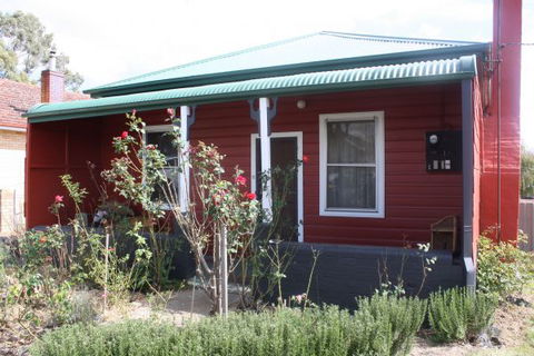 Red House Accommodation - Events Australia 0